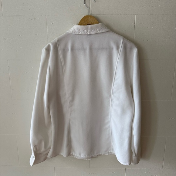 Vintage White Button-Down Shirt with Embroidered Collar - Picture 11 of 11